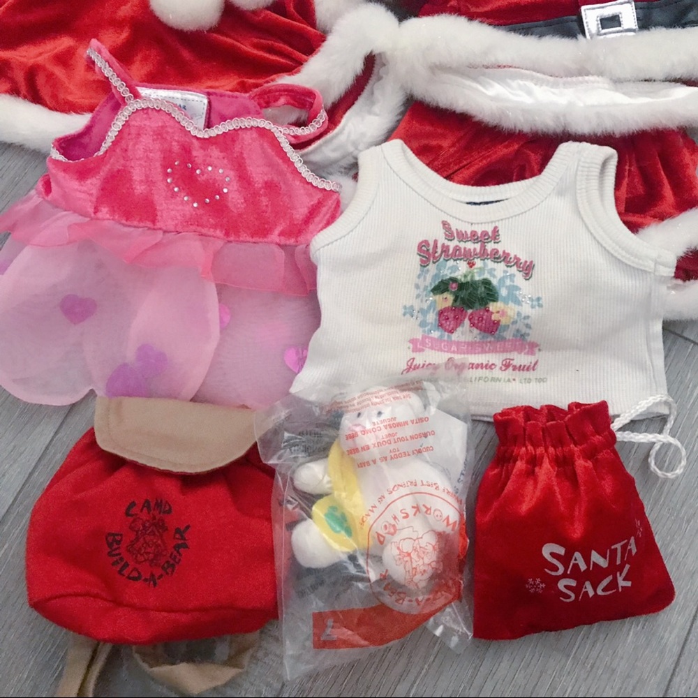 Assorted Build-A-Bear Clothes - Picture 5 of 5